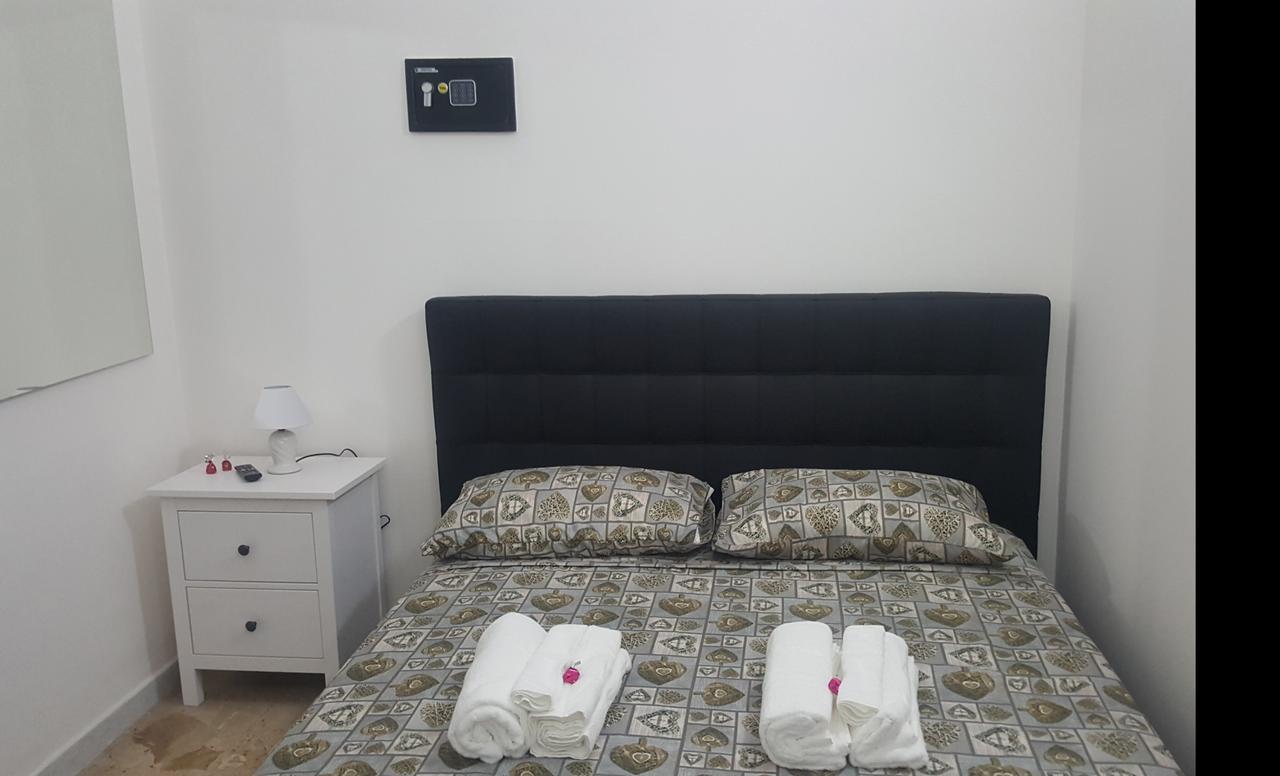 Exclusive House Center Apartment Catania Bagian luar foto