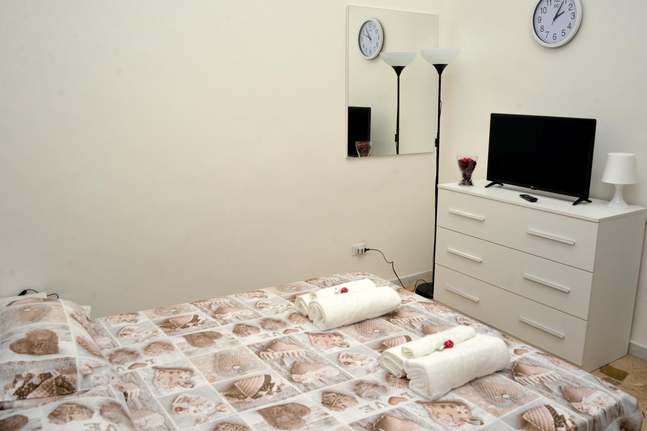 Exclusive House Center Apartment Catania Bagian luar foto