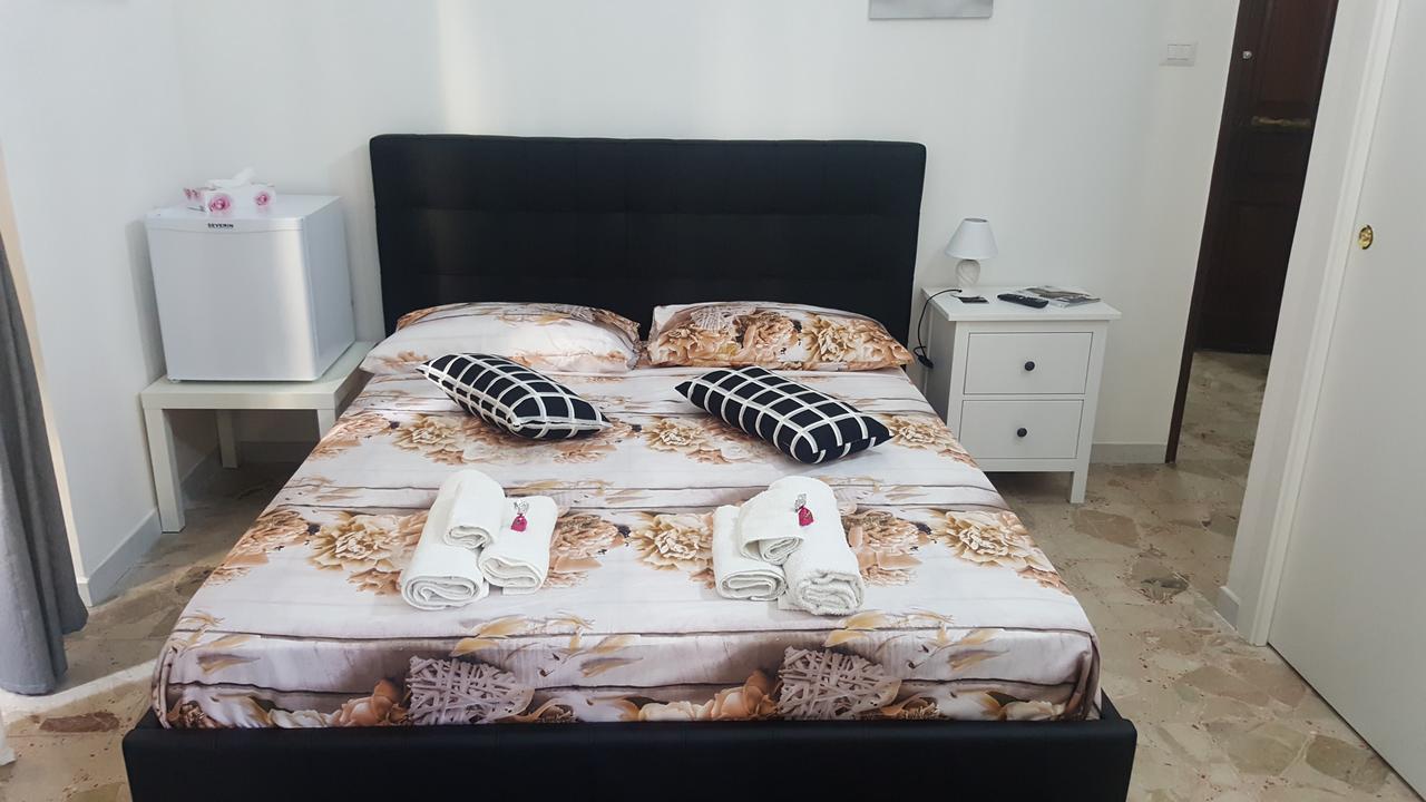 Exclusive House Center Apartment Catania Bagian luar foto