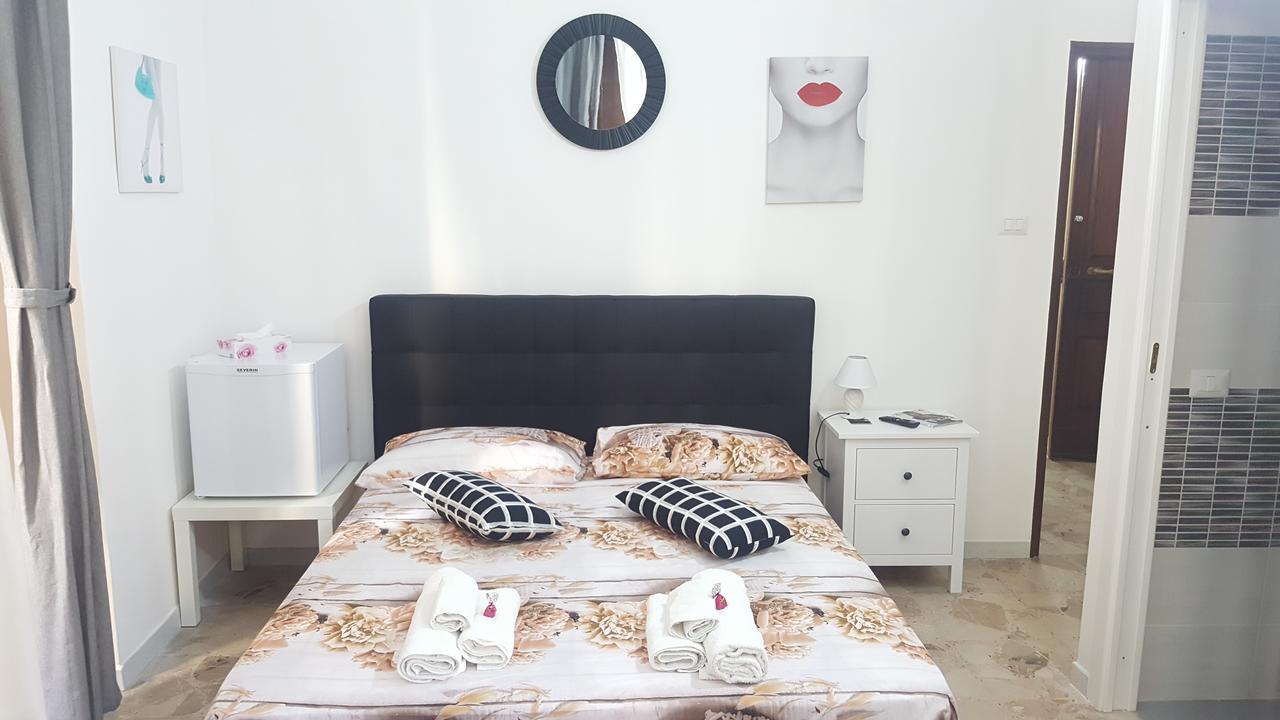Exclusive House Center Apartment Catania Bagian luar foto