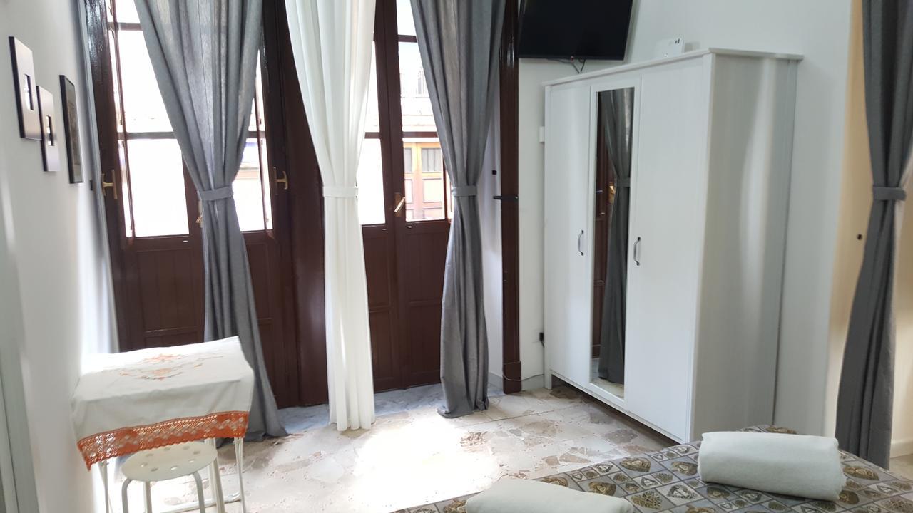 Exclusive House Center Apartment Catania Bagian luar foto