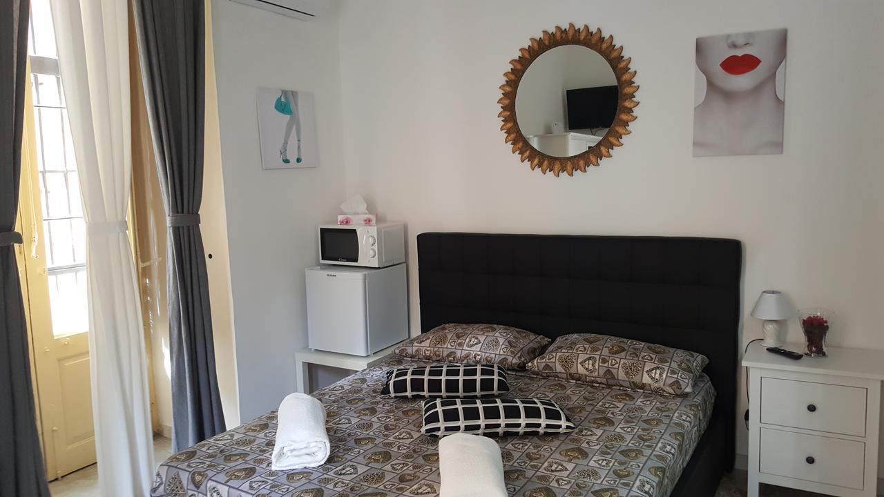 Exclusive House Center Apartment Catania Bagian luar foto