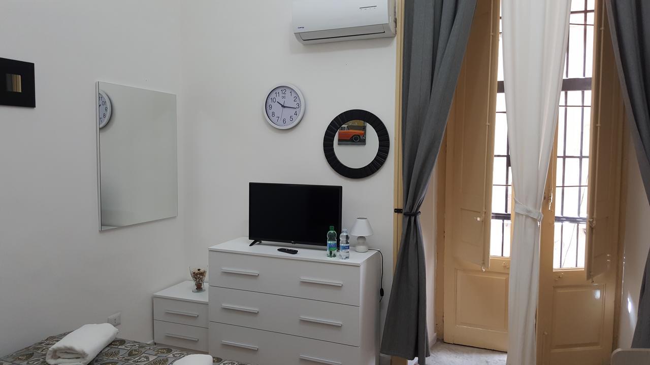 Exclusive House Center Apartment Catania Bagian luar foto