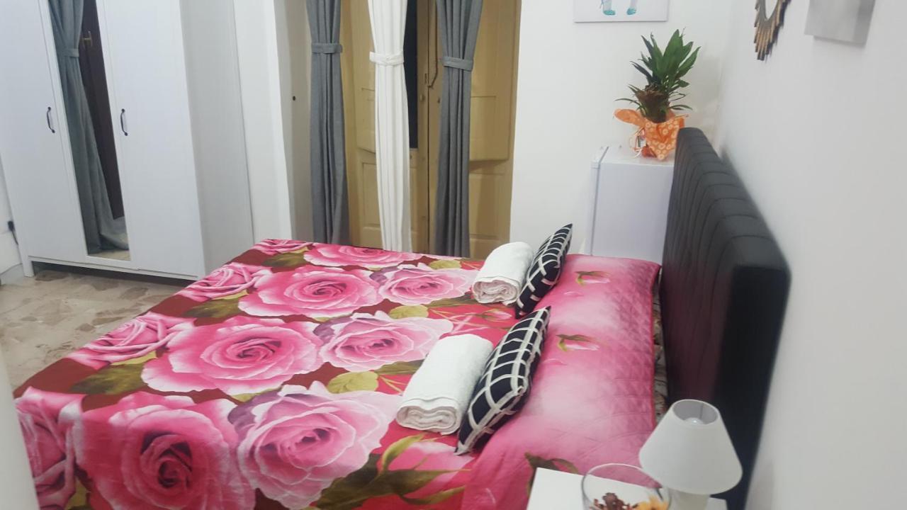 Exclusive House Center Apartment Catania Bagian luar foto