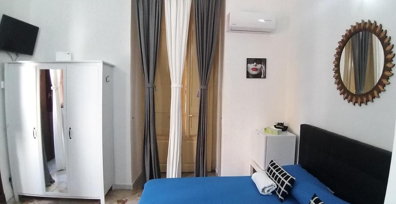 Exclusive House Center Apartment Catania Bagian luar foto