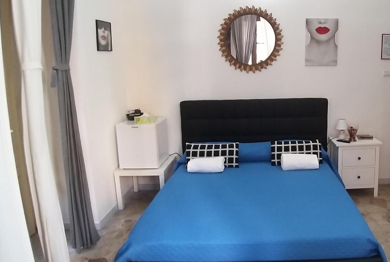 Exclusive House Center Apartment Catania Bagian luar foto