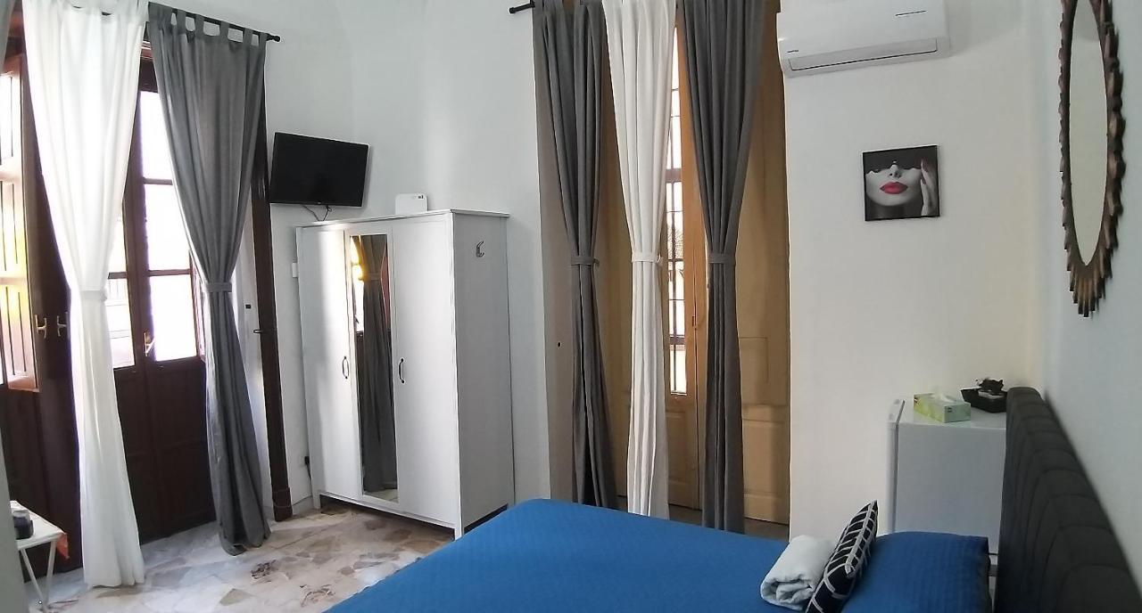 Exclusive House Center Apartment Catania Bagian luar foto