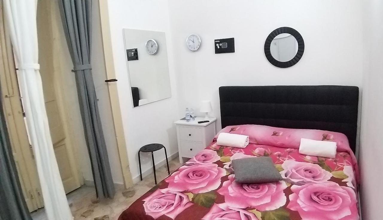 Exclusive House Center Apartment Catania Bagian luar foto