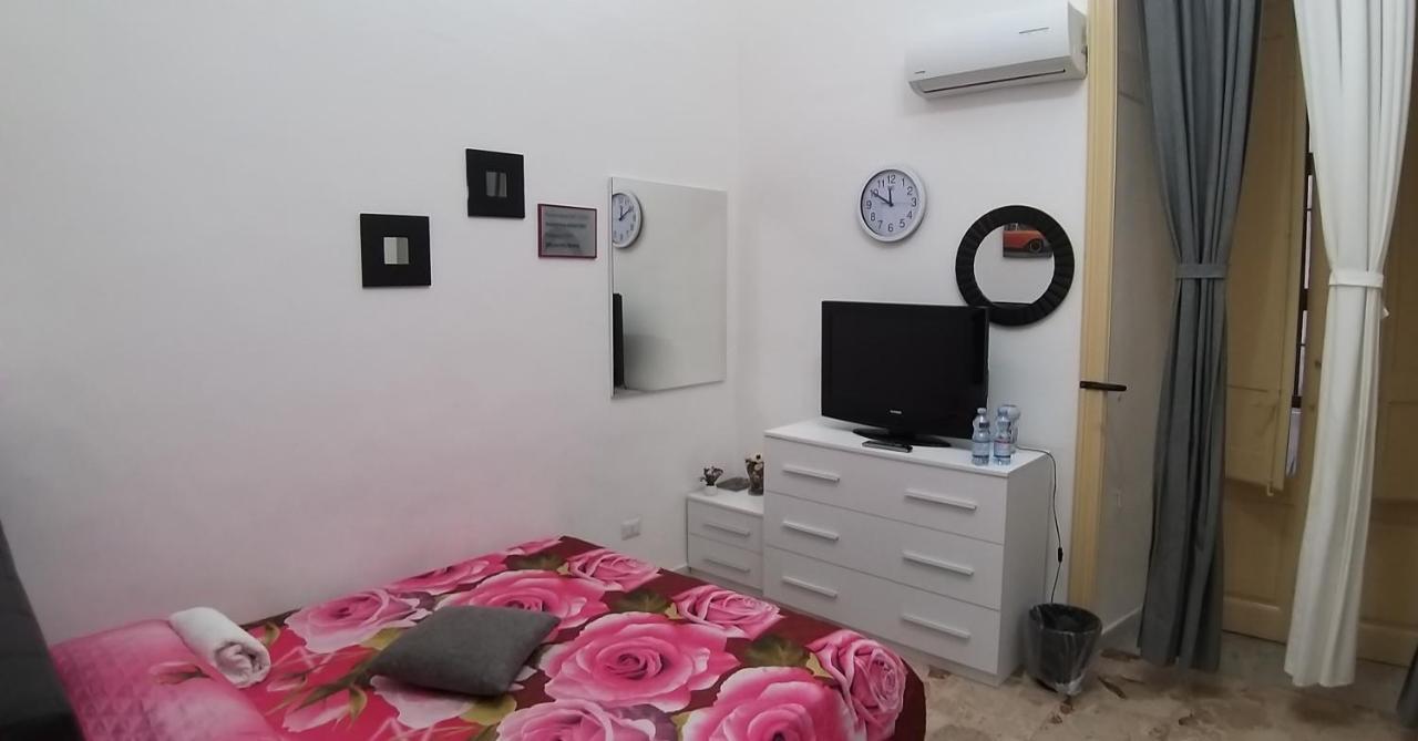 Exclusive House Center Apartment Catania Bagian luar foto