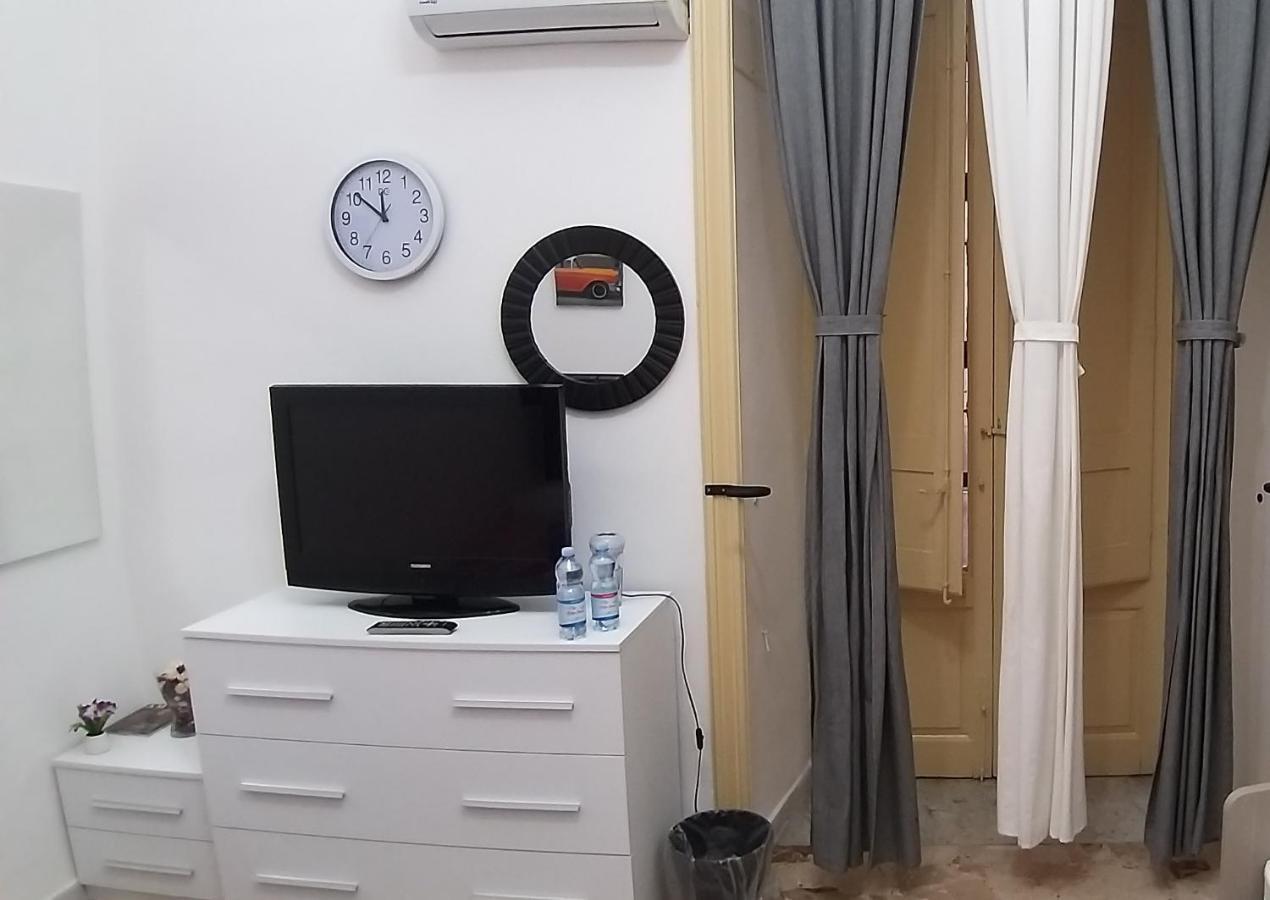Exclusive House Center Apartment Catania Bagian luar foto